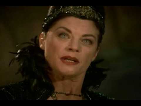 Видео: "Monster-in-law", или "Не рой яму другому"