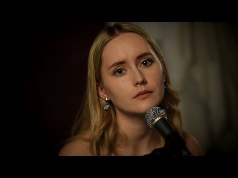 Видео: элли на маковом поле — глава 3: прятки