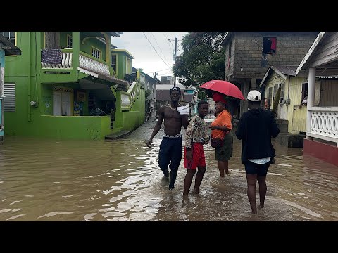 Видео: Наводнение в моем районе (Анс-Ла-Рей), Сент-Люсия