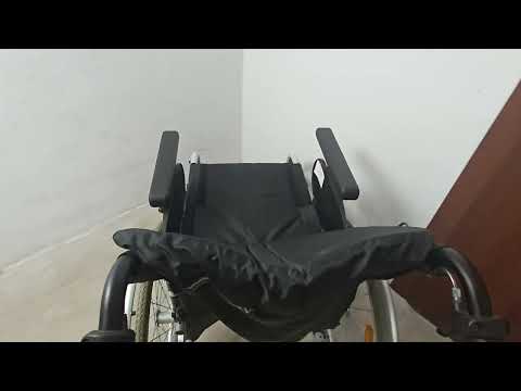 Видео: 610. Крісло колісне 43 см з відкидною спинкою Breezy Rubix Comfort