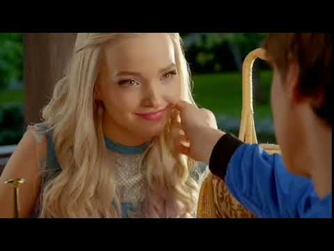 Видео: Клип "Французский поцелуй" Бен и Мэл#наследники