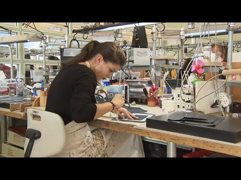 Видео: Выживет ли Hermès, если Арно перенесет производство?