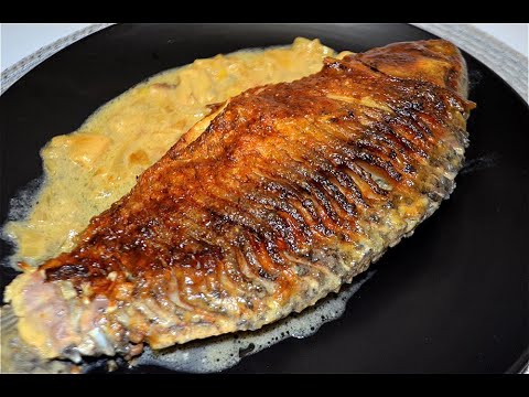 Видео: НИКТО НЕ ВЕРИТ что КАРАСИ получаются БЕЗ КОСТЕЙ! Обалденные Караси в сметане! Рецепты из рыбы # 371