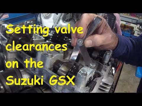 Видео: Установка зазоров клапанов на двигателях Suzuki GSX 750 - 1150