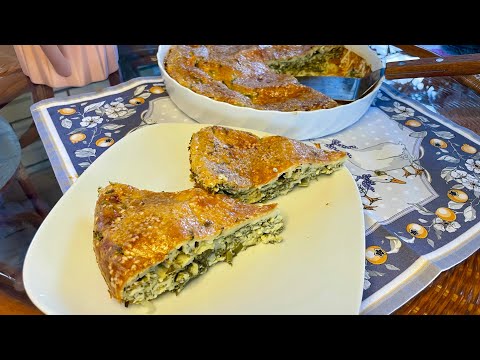Видео: Бабушкин любимый пирог. Много зелени и тонкая корочка.  Заливной пирог со щавелем