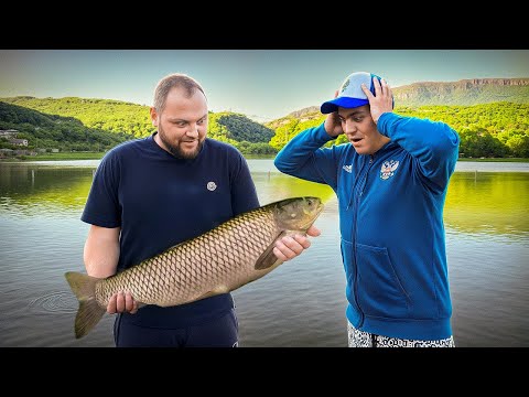 Видео: Первый БЕЛЫЙ АМУР на кукурузу. Рыбалка с семьей на озере