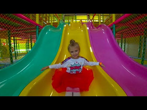 Видео: Indoor Playground for kids Play Center! Ярослава в Развлекательном Центре для Детей!
