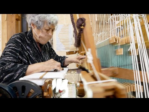 Видео: Удивительный японский мастер ручного ткачества! Нисидзин-ори профессионал