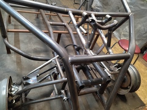 Видео: Сборка передней подвески и рулевой рейки