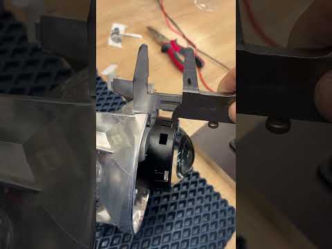 Видео: Mitsubishi Outlander XL установка светодиодных линз Technik Division 3" 6000K