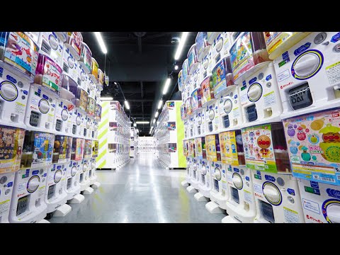 Видео: 3000 капсульных игрушек ГАЧАПОН в Ikebukuro Tokyo｜Самый большой в мире магазин ГАЧАПОН ｜JapanTravel