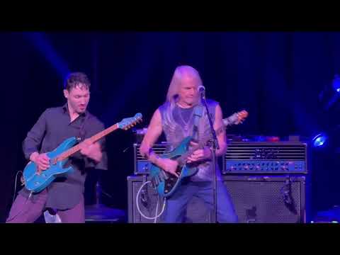 Видео: Steve Morse Band — Majorly Up, выступление вживую в Mickeys Black Box, Литиц, Пенсильвания, 19 ок...