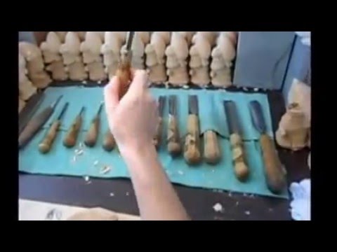 Видео: Изготовление маленького резного Деда Мороза.
