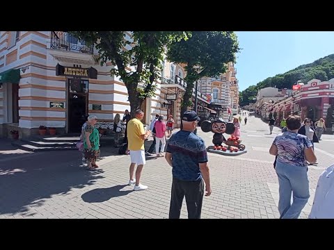 Видео: Кисловодск. Пешая прогулка по центру вместо неудачного прямого эфира. 18 июня 2025 г.