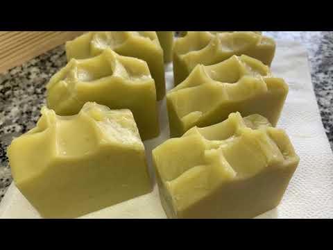 Видео: Твёрдый шампунь с нуля «Лавр, алое и шёлк» Мастер класс