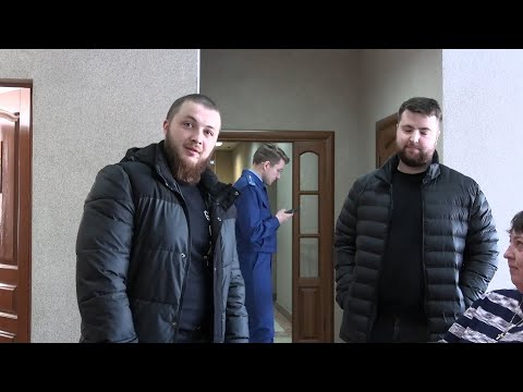 Видео: Менты, в УАЗе которых сломал шею клиент, пошли под суд