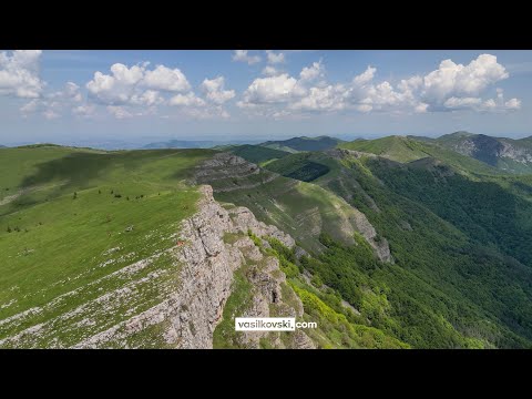 Видео: Четирите сезона в Балкана
