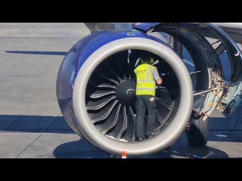 Видео: Airbus A320neo а/к Smartavia | Рейс Санкт-Петербург — Казань