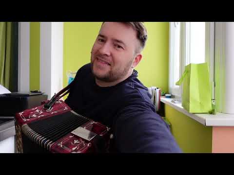 Видео: КИЧИГИН Александр покажет как играть на гармошке, то что не можешь подобрать!