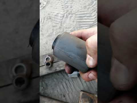 Видео: Замена сайлентблоков на рено магнум.