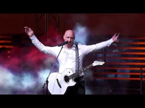 Видео: Концерт Дениса Майданова в Артеке. Для чего мы на свете живём.