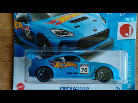 Видео: Охота на Hot Wheels! Большой обзор новинок в коллекцию😍