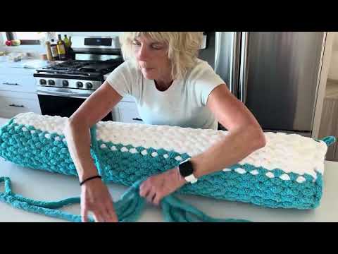 Видео: Мастер-класс по вязанию одеяла из толстой пряжи