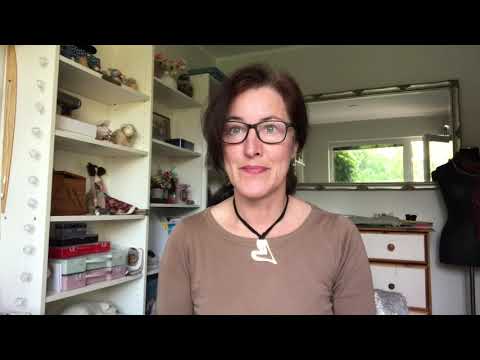 Видео: СОЗДАЕМ КАРТИНУ ИЗ ВЯЗАНЫХ ЦВЕТОВ .