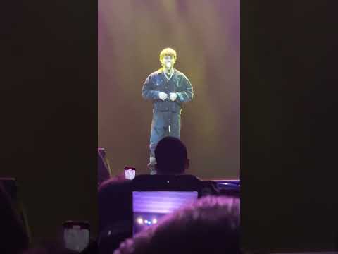 Видео: Amirchik - Улетаю прочь/Сердечко (Самара 09.10.2024)