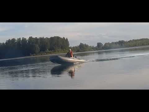 Видео: Ветерок 8м испытания на воде после 10 лет простоя.