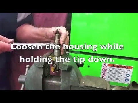 Видео: 6.0 Дизельное топливо Powerstroke в охлаждающей жидкости, Accuratediesel.com ремонт гильз