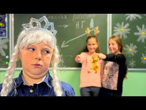 Видео: НОВОГОДНЕЕ ШОУ!!! Рыжий - СНЕГУРОЧКА!!!
