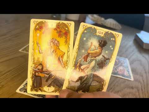 Видео: “Какво хубаво нещо Ви предстои в Любовта до края на месеца?” #таро