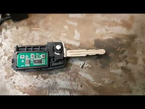 Видео: Toyota Camry ACV30. Восстановление работы штатного иммобилайзера