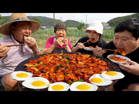 Видео: Вкусная жареная свинина, которую ест вся семья! - Шоу еды Мукбанг.