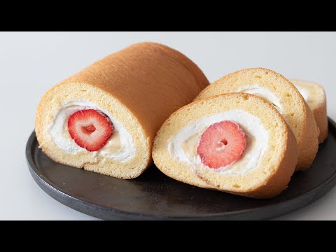Видео: Швейцарский рулет с клубникой и заварным кремом ｜ HidaMari Cooking