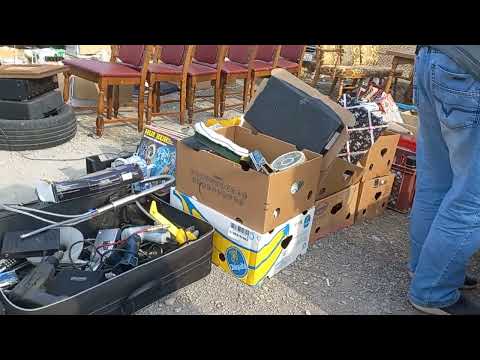 Видео: На Битака | Как да купиш стока за 100 лв. и да я продадеш за 1000 лв. ? Търговище