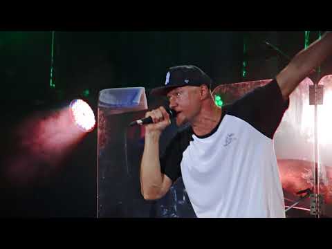 Видео: Бумбокс - Сталеві квіти  (Чернівці 2017)