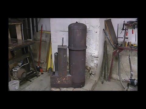 Видео: Самодельная печь-ракета для отопления мастерской