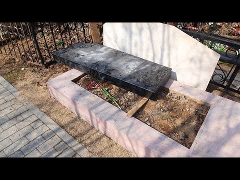 Видео: Что стало с могилой Валерия Борисовича Гаркалина  ?? Миусское кладбище 11 апреля 2023 😲 ШОК