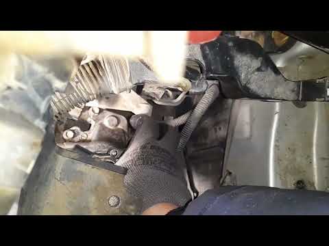 Видео: Установка актуатора. Адаптация (инициализация) после установки на Тойота Аурис / Королла 150 2008 г