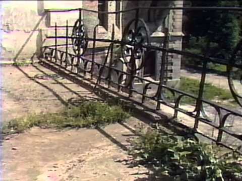 Видео: На царских развалинах. Замок Храповицкого.