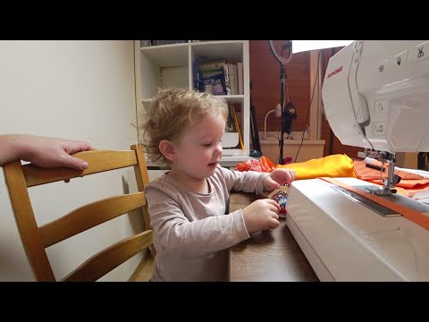 Видео: Аміра шиє собі плаття. ПРОБУЄМО ПЕРШИЙ РАЗ СМАЖЕНІ КАШТАНИ.