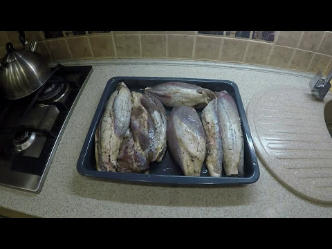 Видео: Как приготовить мясо лося Мясо в духовке