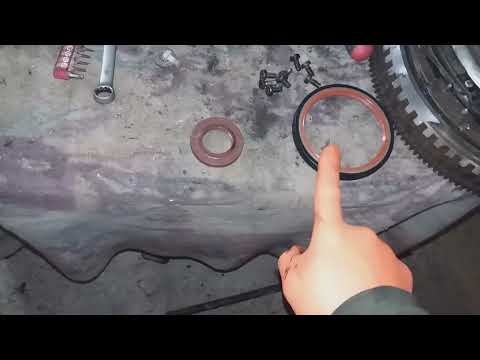 Видео: Renault Laguna 2. Как правильно снять коробку передач.