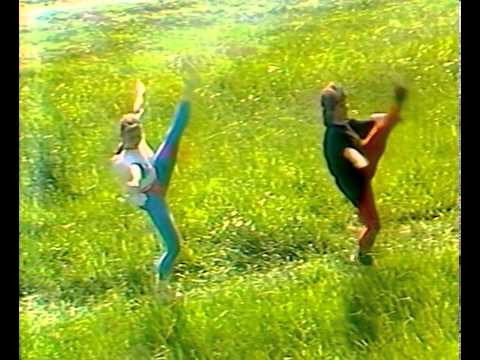 Видео: Ритмическая гимнастика. На природе