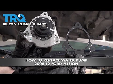 Видео: Как заменить водяной насос Ford Fusion 2006-12