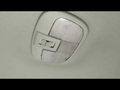 Видео: замена лампочки освещения салона SsangYong Rexton (Рекстон)