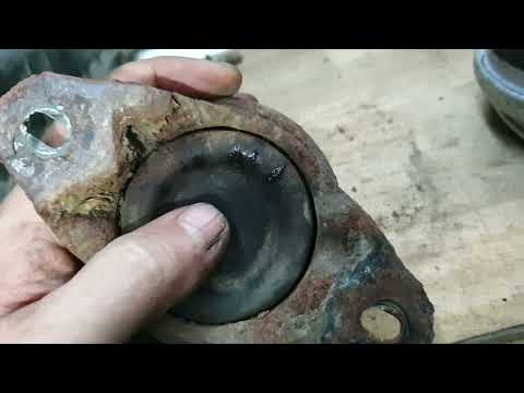 Видео: Замена верхних опор двигателя. Пежо 807, Ситроен С8