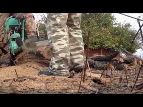 Видео: Бензопила Дружба 4, 1973 год выпуска, chainsaw saw wood Druzba 4 USSR 1973